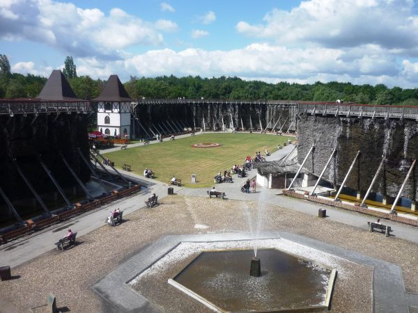 Tężnie solankowe - widok ogólny