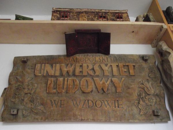 tak - to były piękne dni, w pałacu pięknym, w parku dostojnym - w klimatach napawających /do galerii m. Wzdów - zapraszam/, gmaszysko potężne, trudne w utrzyman