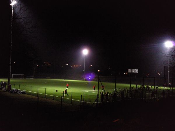 Nowe boisko treningowe, ze sztuczną nawierzchnią i oświetleniem obok stadionu CKS Czeladź