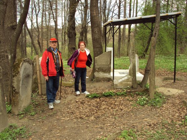 przy wiacie: stanowisku renowacji macew - 31 V 1492r. król Hiszpanii podpisuje edykt, na mocy którego Żydzi muszą przejść na katolicyzm i przyjąć chrzest /wielk