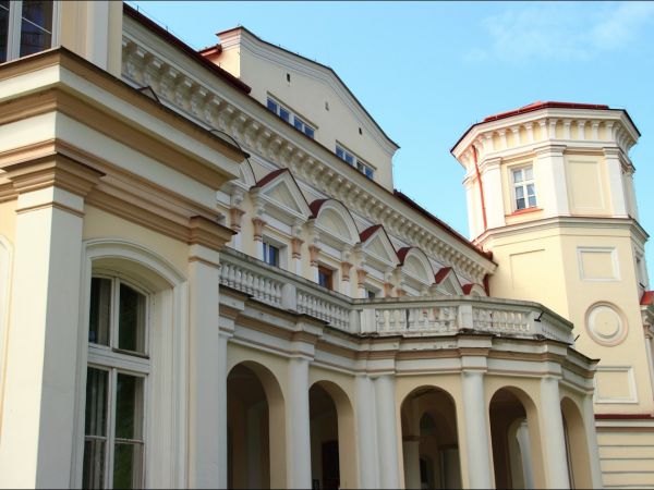 Pałac Lubomirskich w Przemyślu - Bakończycach .  Wybudowany w latach 1885–1887 przez księcia Hieronima Adama Lubomirskiego, według projektu Maksymiliana Nitscha