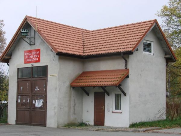 REMIZA  OCHOTNICZEJ  STRAŻY  POŻARNEJ  JELENIA  GÓRA  JAGNIĄTKÓW