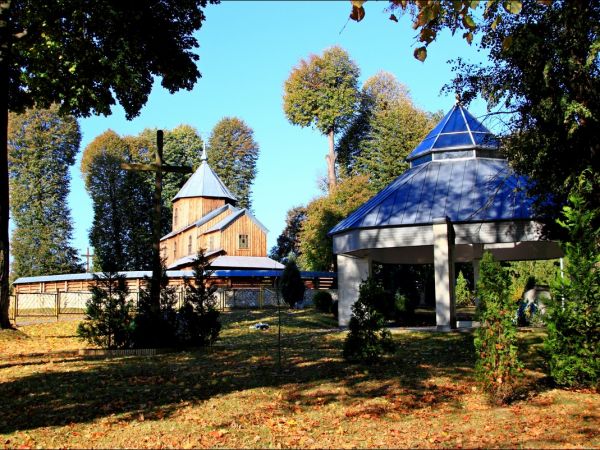 Cerkiew Opieki Matki Bożej w Młynach. Wybudowana pod koniec XVII wieku.  Obecnie Kościół filialny rzymskokatolickiej parafii w Korczowej. W latach 1852-70  prob