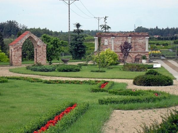 FRANK-RAJ _Ozdobne Ogrody Polskie