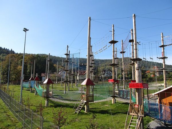 Park linowy przy wyciągu na Dębowiec