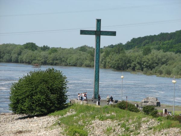 Włocławek - krzyż po Popiełuszce