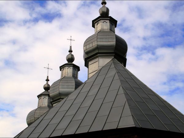 Cerkiew greckokatolicka p.w. Michała Archanioła - wzniesiona w 1843 r. w Brzeżawie .  Obecnie kościół rzymskokatolicki pw. Św. Michała Archanioła.