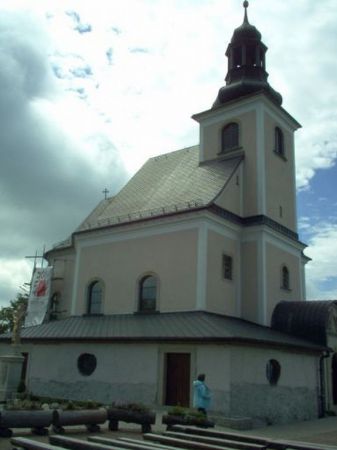 Z Jaworka prowadzi szlak na Igliczną, gdzie stoi piekne sanktuarium Matki Boskiej.
