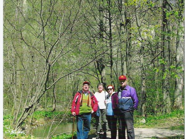 i to są Doły Jasielsko - Sanockie, tyle się o tym nasłuchaliśmy no i mamy sposobność podziwiania tych "landrynek" w gminie Besko, przy Wisłoku, na mostku nad "m