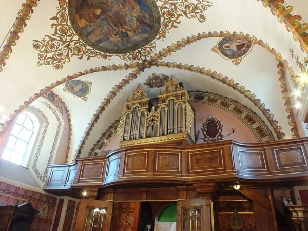 Wnętrze kościoła - organy