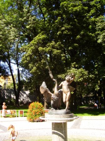 Skwer przy JP2 i Nowym Świecie, kiedyś znane mnie pod innymi nazwami.