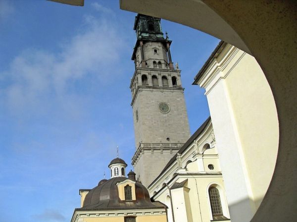 Widok na wieżę Jasnej Góry