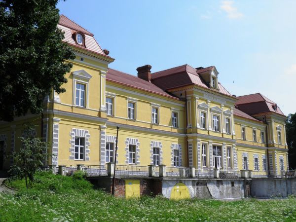 Pałac w Wysocku k. Jarosławia . W XVII wieku należał wraz z okolicznymi dobrami do Jana " Sobiepana " Zamoyskiego - / pięknie opisanego przez H. Sienkiewicza w