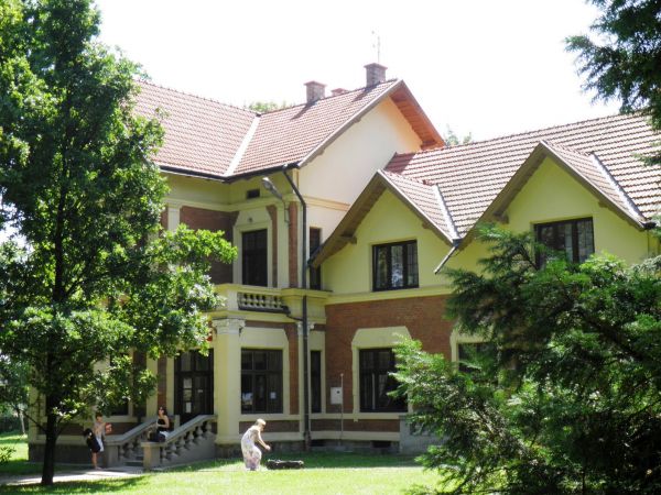 Łańcut - dawna siedziba Zarządu Parku Ordynacji , obecnie Szkoła Muzyczna.