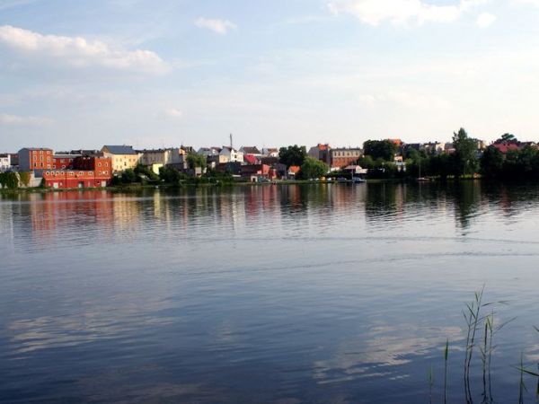 Jezioro Sępoleńskie - widok na miasto.