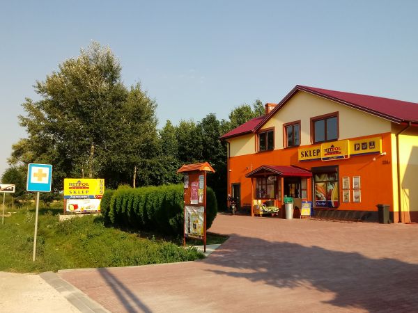 Centrum handlowe Brzostkowa.