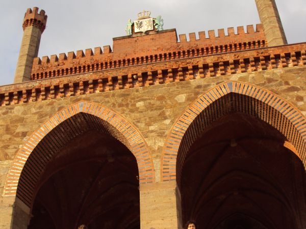 pałac - rezydencja, na "Szlaku Królewny Marianny Orańskiej" - przez Ziemię Ząbkowicką przebiega Transgraniczny Szlak im. j/w., przybliżający tę interesującą pos