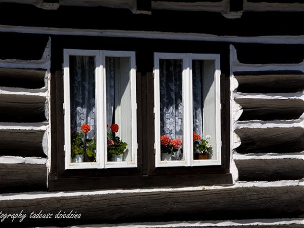 Okno w chacie górali pienińskich-Szczawnica.