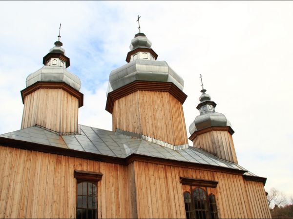 Cerkiew pw. św. Mikołaja w Dobrej Szlacheckiej . Obecnie kościół rzymskokatolicki p.w.  Podwyższenia Św. Krzyża . Zbudowana w 1879 r. Obok , na osi - druga cerk