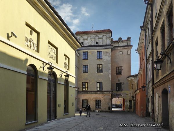 Lublin, przed Teatrem Starym - foto. Krzysztof Goleń