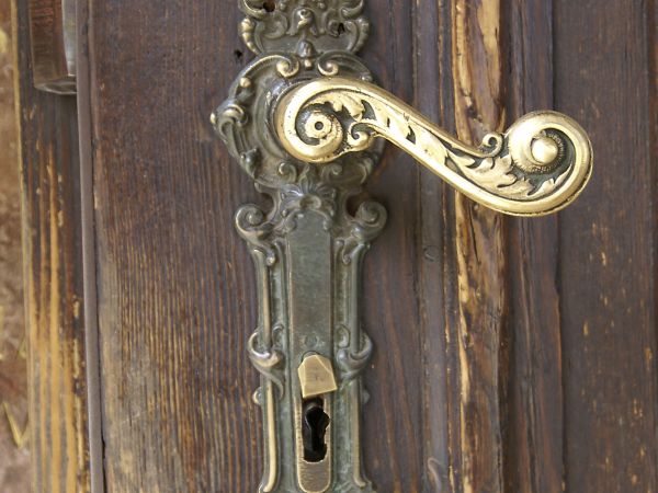 Leżajsk-Klasztor oo. Bernardynów,detal architektoniczny.