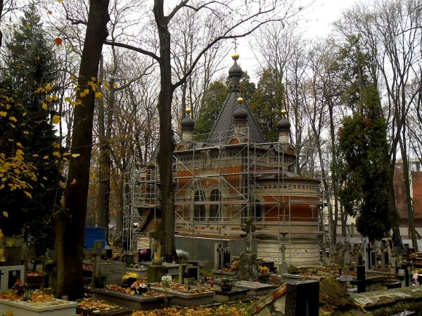 Cerkiew prawosławna na cmentarzu przy ulicy Lipowej.