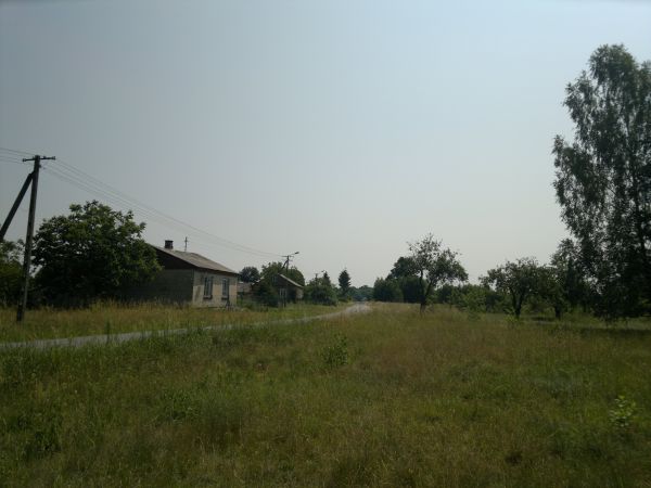 Spokojna wieś położona 7 km od jęzora Firlej.