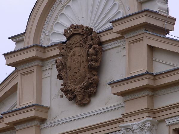 Żmigród - Zespół pałacowo - parkowy - ruiny pałacu Hatzfeldtów