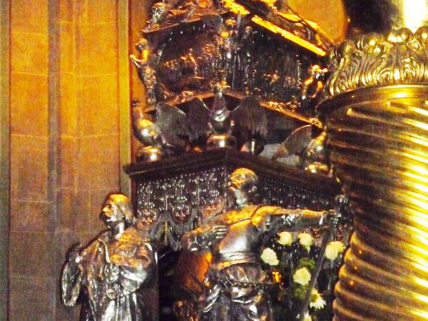 Grób Świętego Wojciecha w katedrze Gnieźnieńskiej.