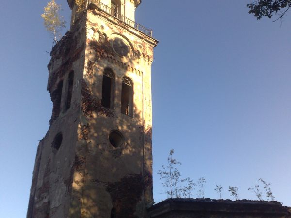 Pow. wałbrzyski gm. Mieroszów_kościół ewangelicki z 1742 r. w stanie ruiny