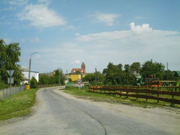 Wyjazd z wioski w stronę Stacji Kolejowej.