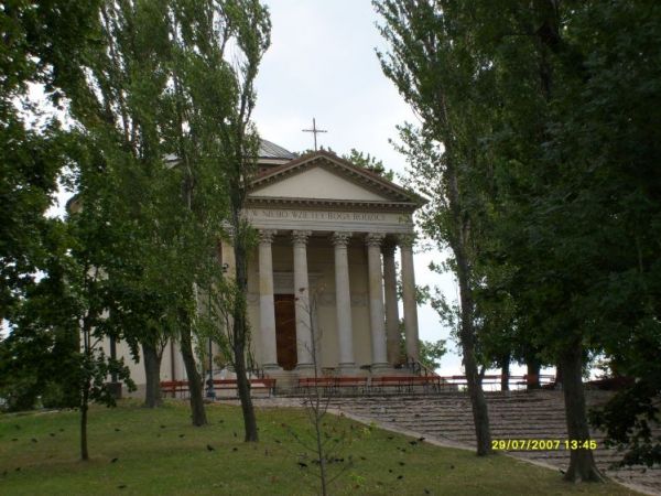 Rotunda-kościól zbudowany w 1803 r.przez Aignera na wzór rzymskiego Panteonu.