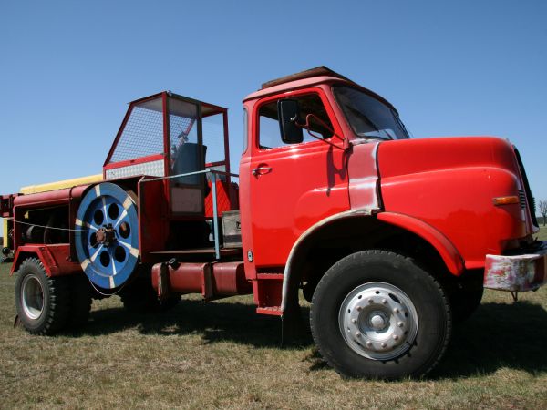 Wyciągarka szybowców na lotnisku Korne