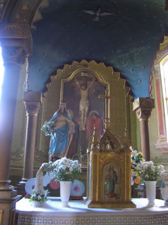 baldachim nad tabernakulum - za ikonostasem, za carskimi wrotami oraz za wrotami diakońskimi.