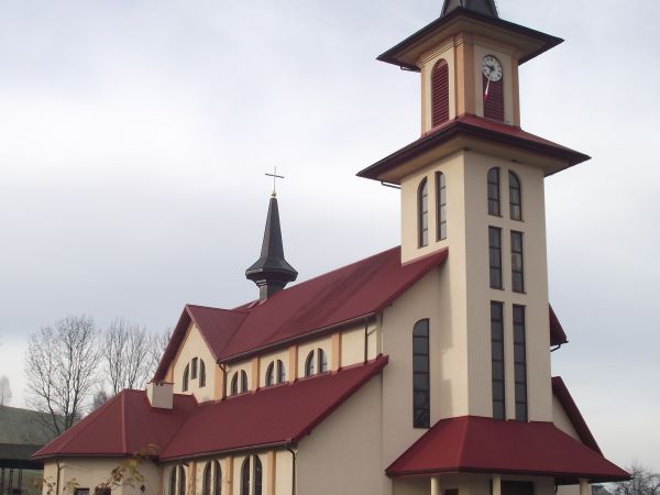 kościół pw. Narodzenia NMP, parafialny.