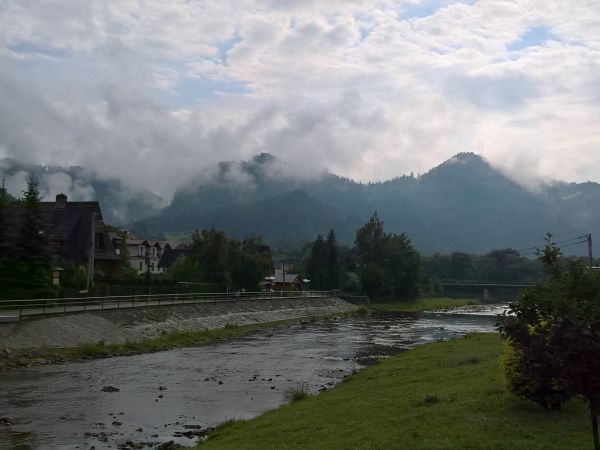 Grajcarek i widok na Pieniny.