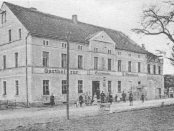 Budynek dzisejszego sklepu z przed 1945 roku.