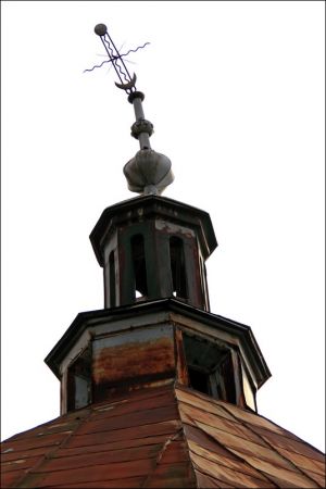 Cerkiew Pokrow Przeświętej Bogarodzicy w Miękiszu Starym. Zbudowana w latach 1803−1811. Wokół cerkwi groby rodziny Younga.