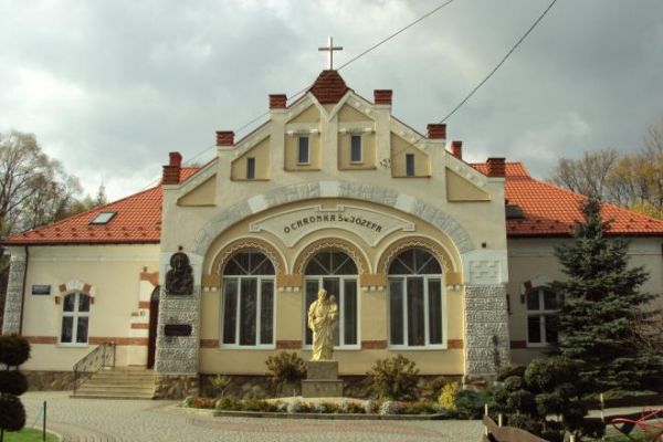 Ochronka św. Józefa - pełen stylu i urody zabytkowy budynek.