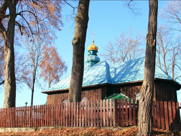 Cerkiew Opieki Matki Bożej w Kłokowicach - drewniana parafialna cerkiew prawosławna w dekanacie Przemyśl (dawniej świątynia greckokatolicka). Zbudowana na miejs