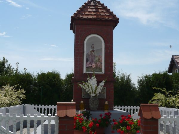 Kapliczka przy ul. Ostrowskiej