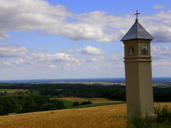 Jedna z kapliczek na kalwarii