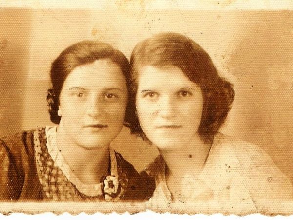 Marianna Arciszewska z koleżanką Wandą Ruszczak