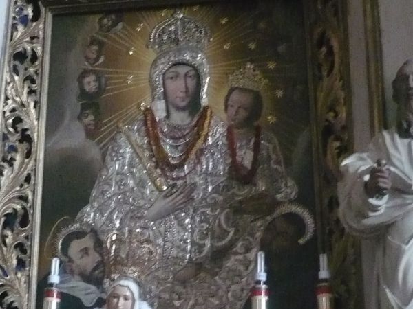 Ołtarz boczy MB z Dzieciątkiem adorowana przez św.Franciszka.