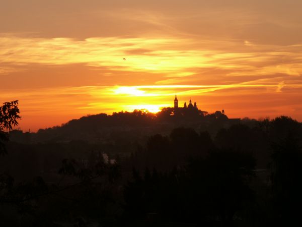 Wschód słońca nad Bazyliką NMP w Chełmie