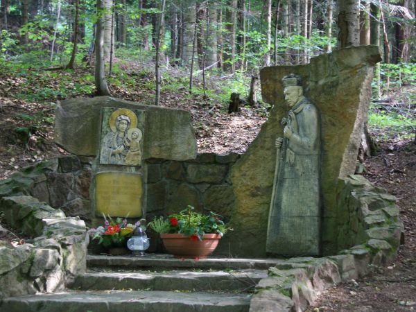 byliśmy tam wielokrotnie, bywało że inny aparat, inne kliszy parametry, kwiaty inne - ale to miejsce wyjątkowe i kto tam był - wracał będzie...