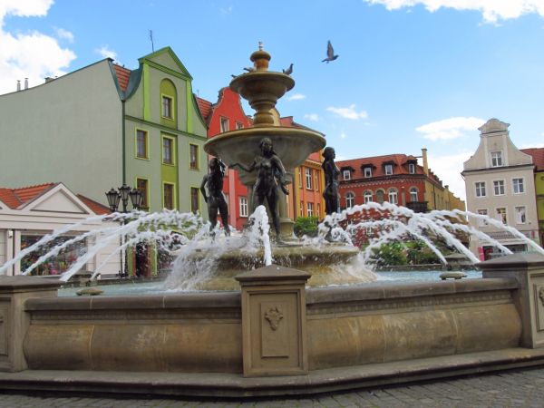 Fontanna - widok spod Ratusza