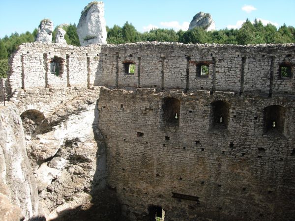 Zamek OGRODZIENIEC **** http://www.zamek-ogrodzieniec.pl/ **** http://zamki.net.pl/zamki/podzamcze/podzamcze.php **** Zamek Ogrodzieniec znajduje się w Podzamcz