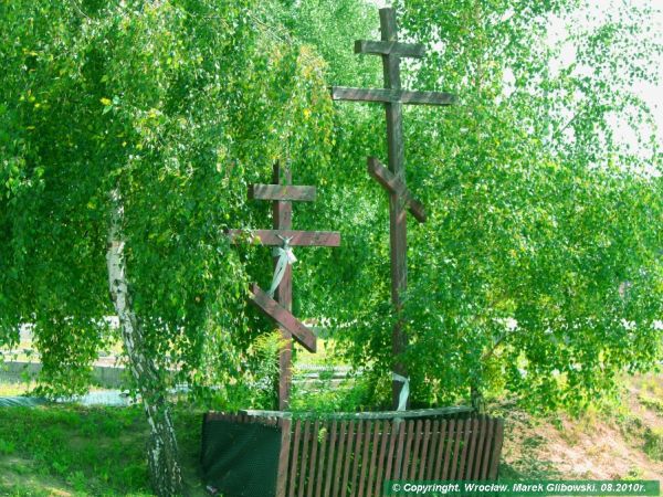 Stare Krzyże prawsławne obok małej i dużej Cerkwi
