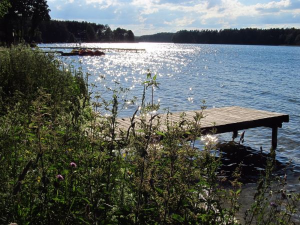 Jezioro Wdzydze przy plaży gminnej